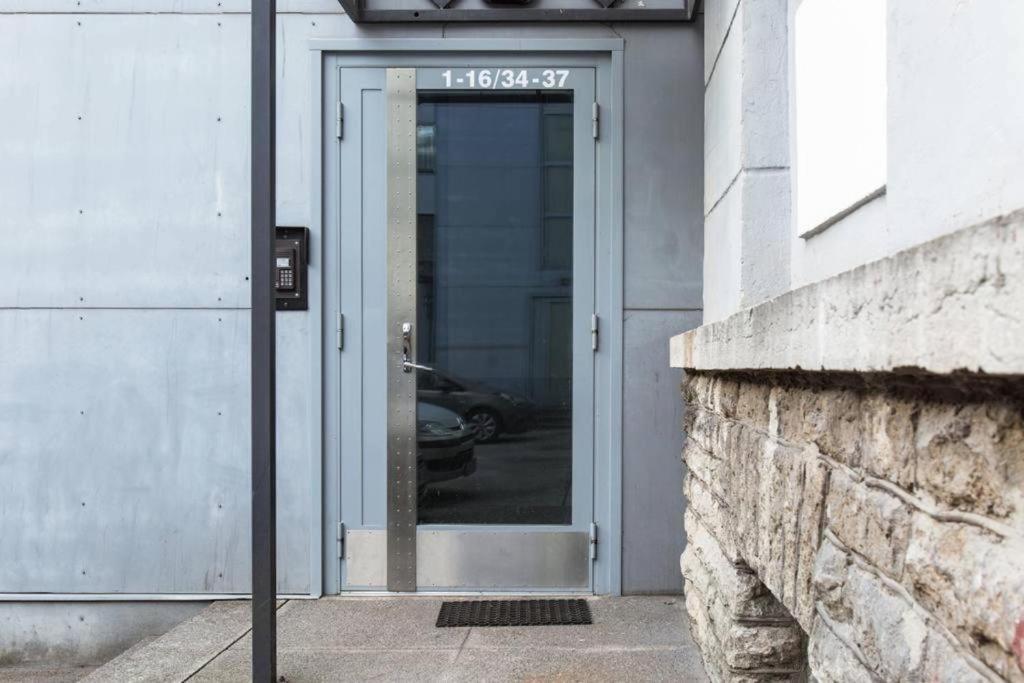 Bright Apartment Near Bus Statioon Tallinn Exterior photo